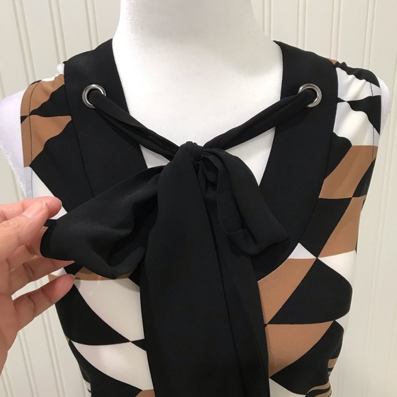 Geo Print Top with Neck Tie - Picture 3 of 4